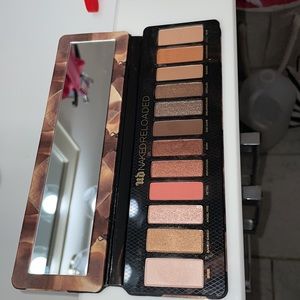 Urban Decay Naked Reloaded eye shadow palette